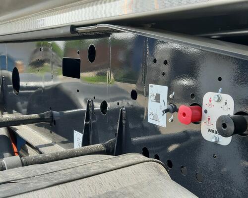 MEILLER 26 m3 / NOVÝ - IHNED K ODBĚRU / 2x ZVEDACÍ NÁPRAVA /plachta / brzda finišeru / WABCO SmartBoard