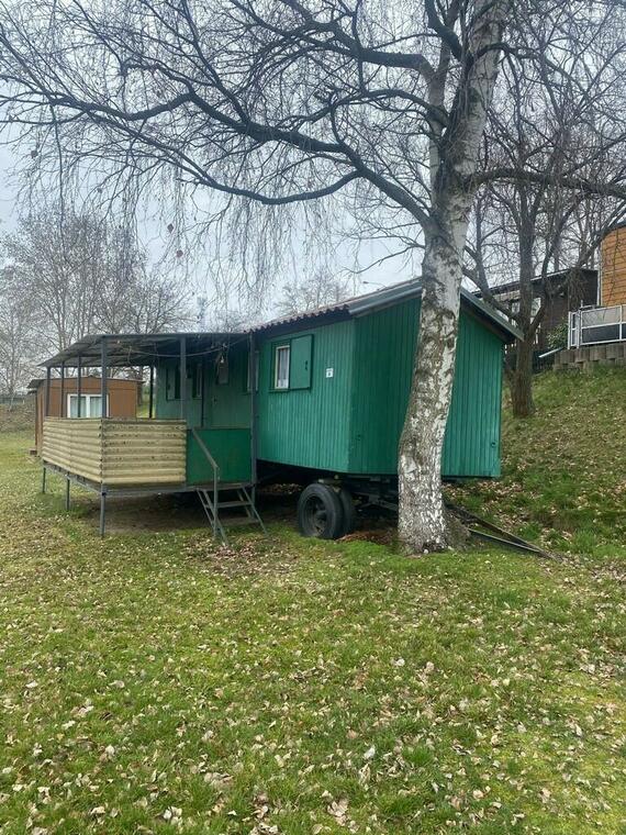 Obytná pojízdná maringotka s terasou