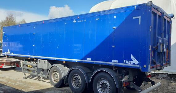 Velkoobjemový sklápěcí návěs STAS 50 m3 na komodity / 5.910 kg / plachta