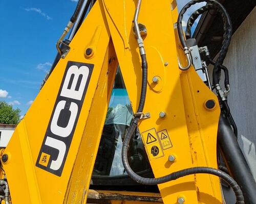 JCB 3CX Contractor - 81kw, joysticky, 20" - TOP stav