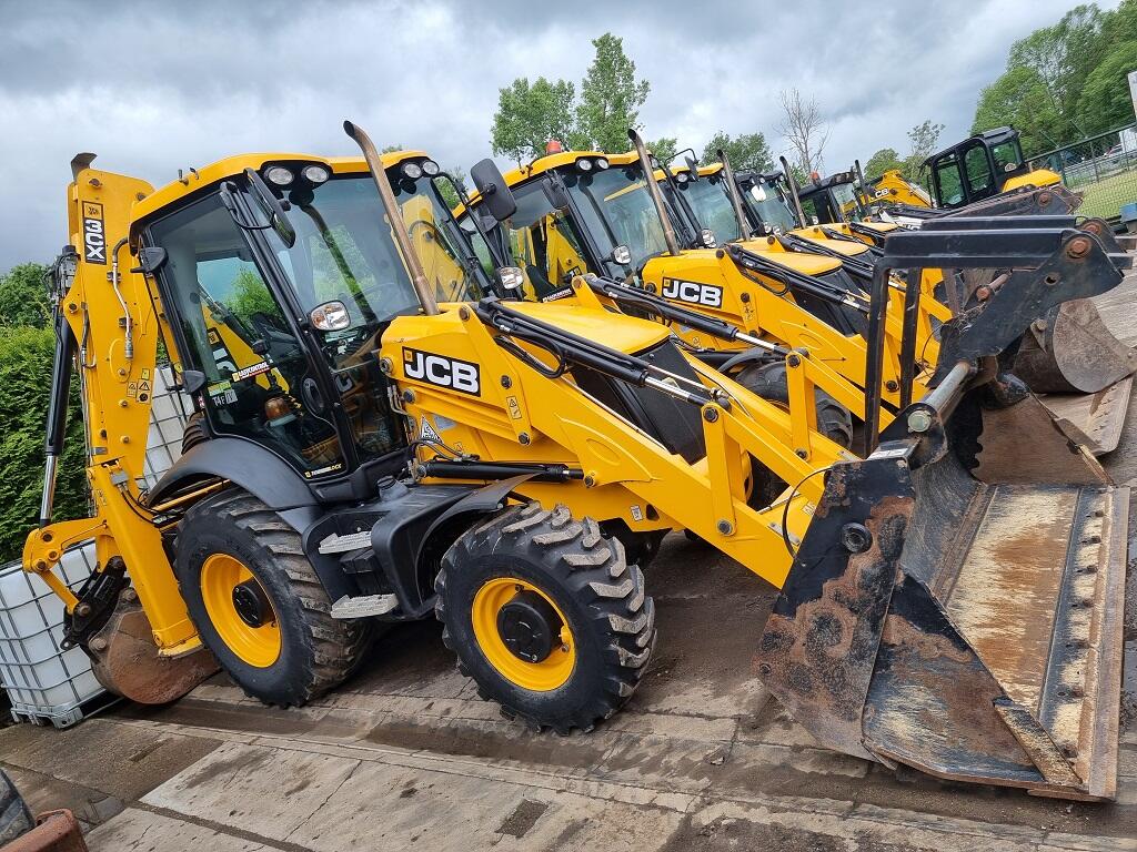 JCB 3CX s joysticky, powerslide - po servisu