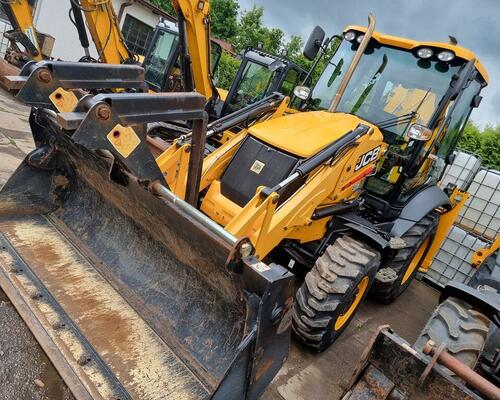 JCB 3CX s joysticky, powerslide - po servisu