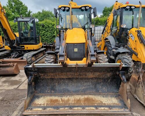 JCB 3CX s joysticky, powerslide - po servisu