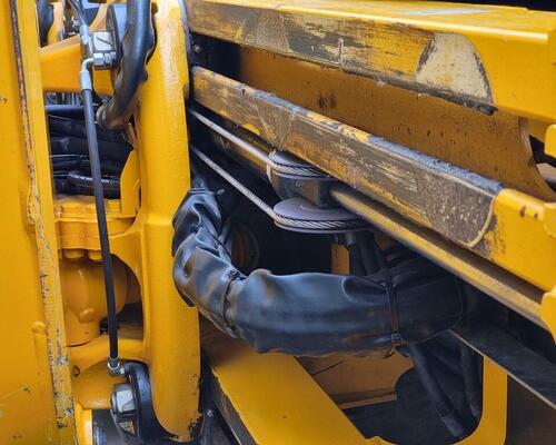 JCB 3CX s joysticky, powerslide - po servisu