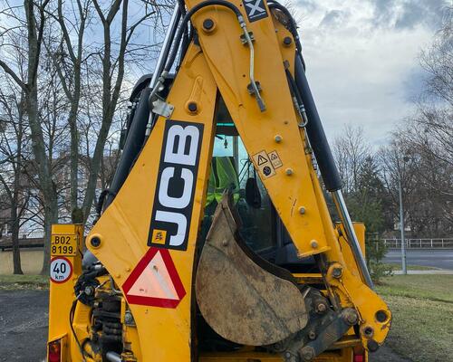 JCB 4CX