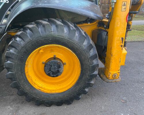 JCB 4CX