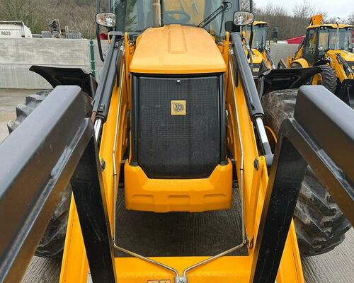 JCB 4CX - joysticky, klima, pouze 1850mth, TOP stav