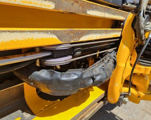JCB 4CX v TOP výbavě a stavu - bez DPF, 2300mth