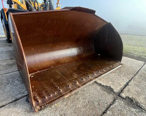 Kolový nakladač Volvo L180H (Možnost leasingu)