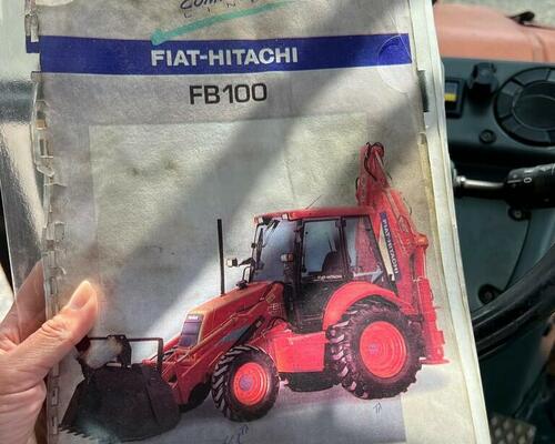 NEW HOLLAND BF 100 (FIAT KOBELCO)
