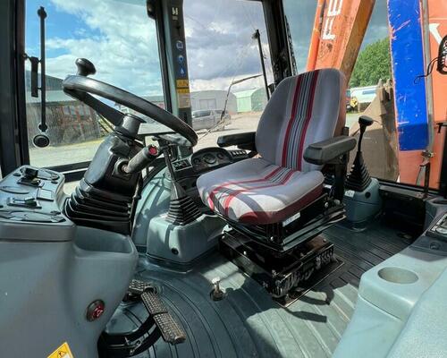 NEW HOLLAND BF 100 (FIAT KOBELCO)