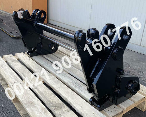 Predný mechanický rýchloupínač traktorbáger Komatsu WB