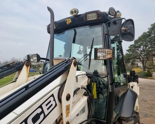 Prodej/pronájem JCB 2CX model 2015