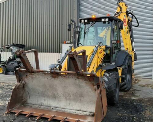 Traktorbagr New Holland B110C, r.v. 2019, 2667mth, powertilt