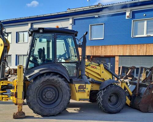 Traktorbagr New Holland B110C, r.v. 2019, 2667mth, powertilt