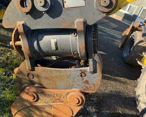 Traktorbagr New Holland B110C, r.v. 2019, 2667mth, powertilt