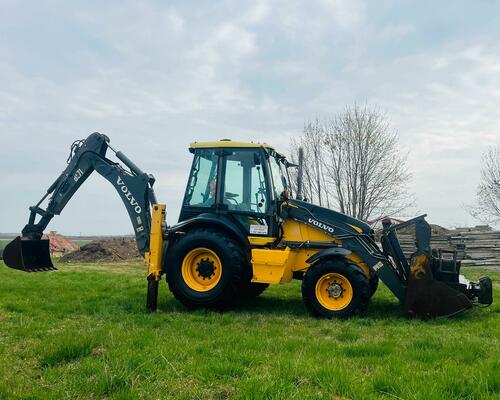 Traktorbagr Volvo BL71 