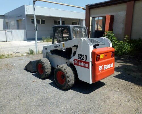 Bobcat S220