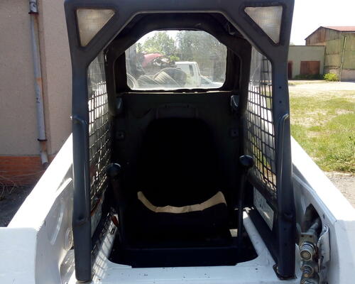 Bobcat S220