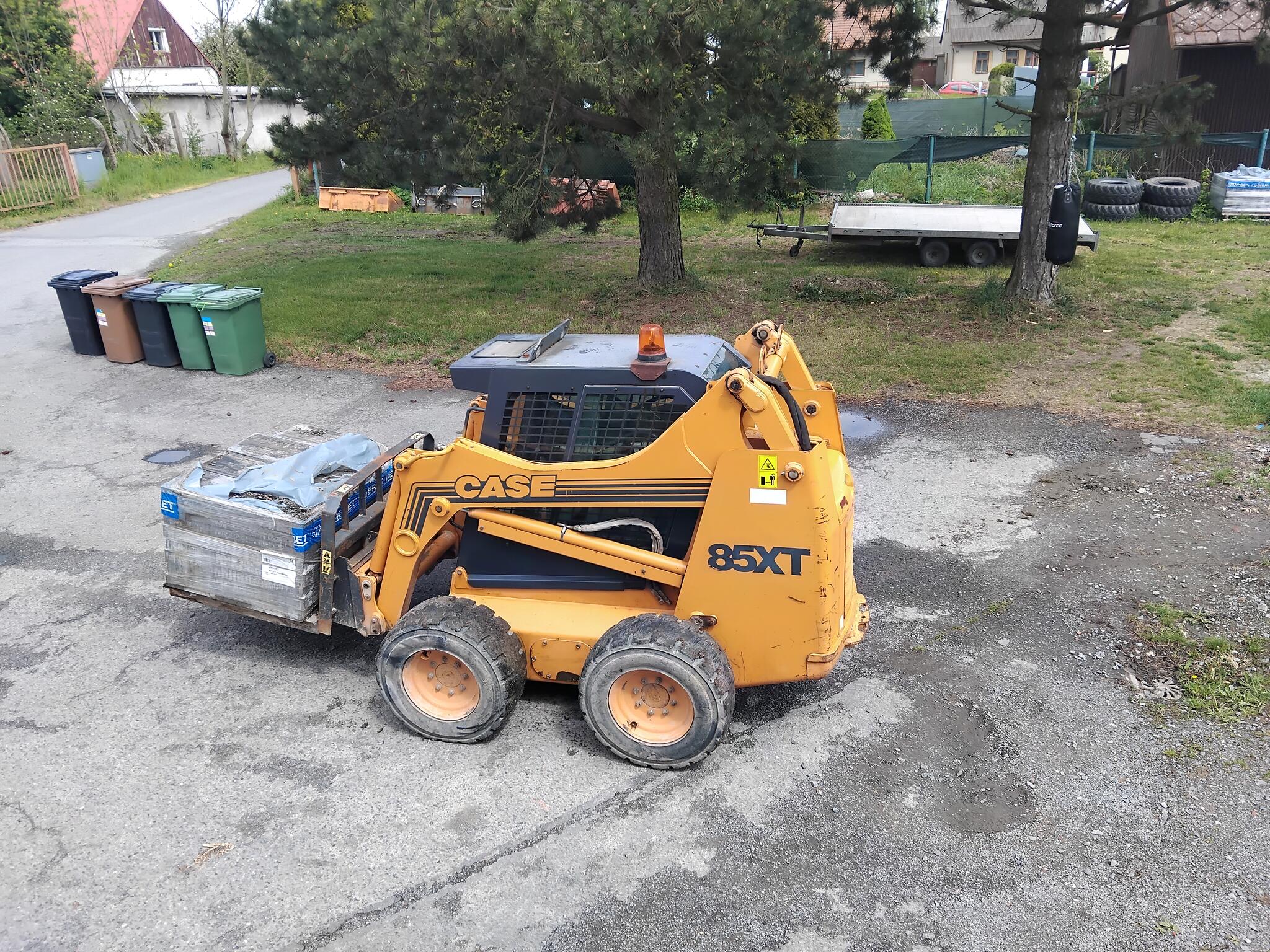 CASE 85XT