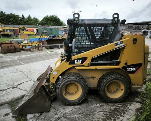 CAT 226B2