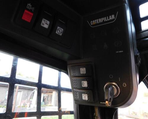 CAT 242 B