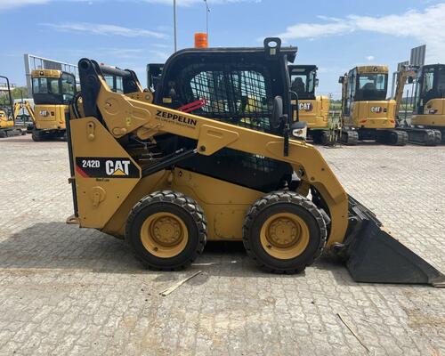Caterpillar 242D