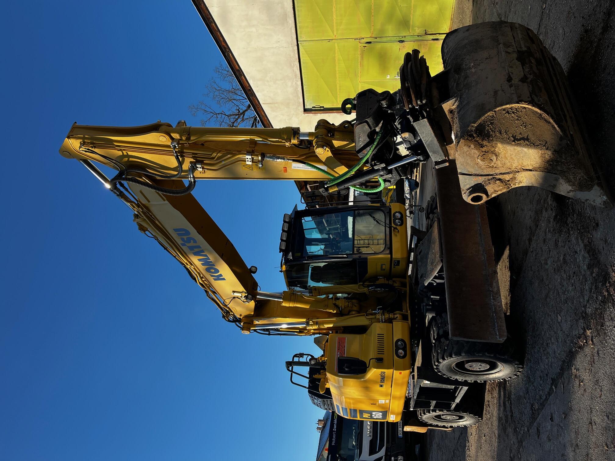 Kolové rypadlo KOMATSU PW 160-11