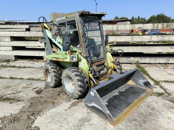 Locust 750
