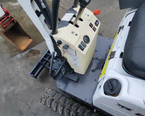 Minibagr Bobcat EI0-XB