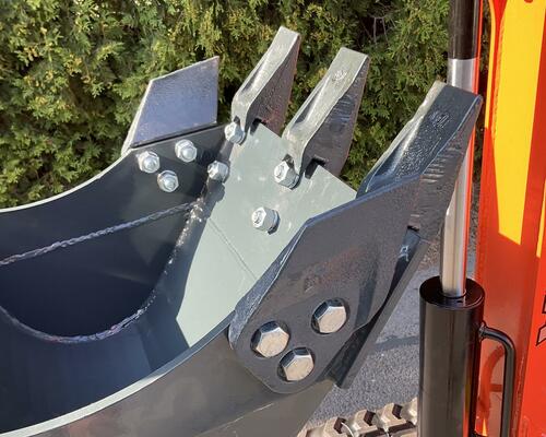 Minibagr CR10 H, mimoosé kopání, předchladič