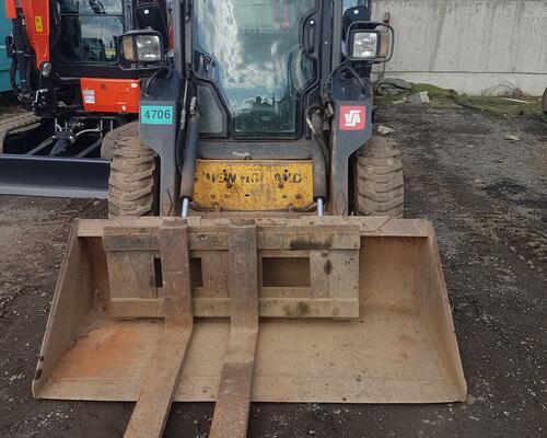 New Holland LS170 Pilot