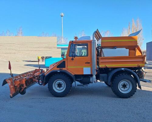 NOSIČ VÝMĚNNÝCH NÁSTAVEB MERCEDES BENZ UNIMOG U 90 TURBO+SYPAČ,RADLICE A SKLÁPĚCÍ NÁSTAVBA