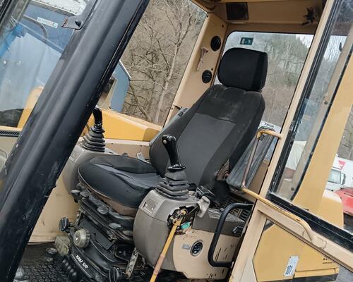 Pásový Bagr CAT 307 B