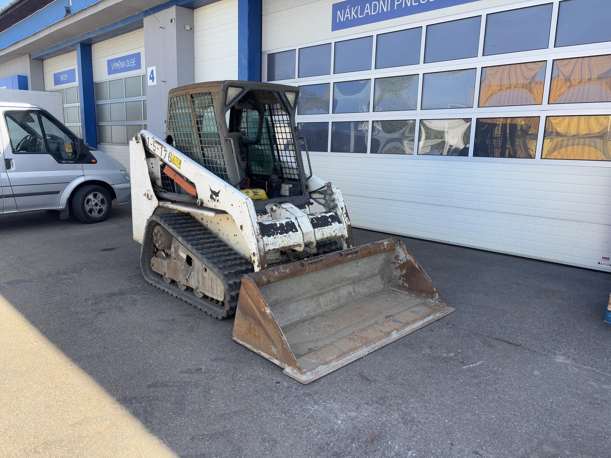 Bobcat T140 (možnost leasingu)