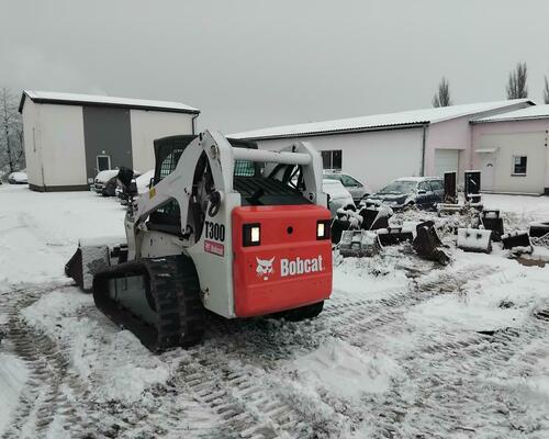 bOBCAT t300