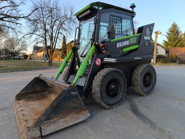 _JINÉ (CZ) Kovaco - Elise 900