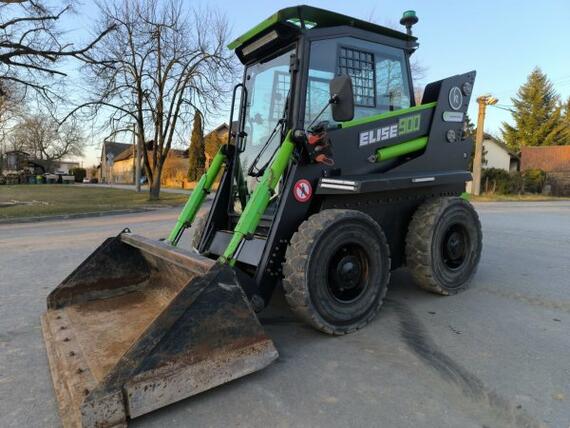 _JINÉ (CZ) Kovaco - Elise 900