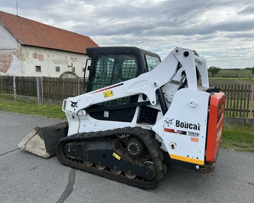 Pásový nákladač Bobcat T590, pouze 1700mth + KLIMA