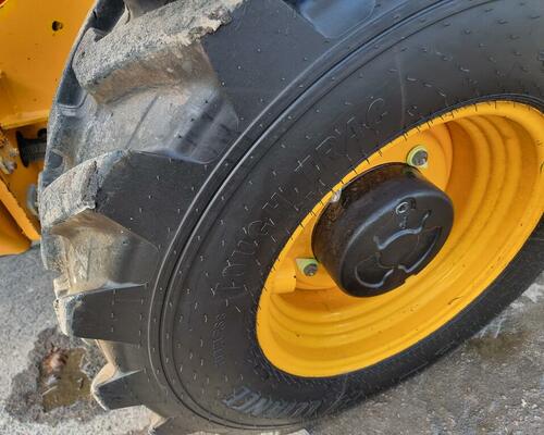 JCB 535-125, klimatizace, vyrovnávání Sway