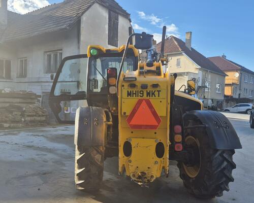 JCB 535-95 TELESKOPICKÝ MANIPULÁTOR 
