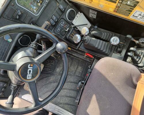 JCB 540-140, klimatizace, vyrovnávání Sway, hydraulický posuv vidlí JCB 540-140, klimatizace, vyrovnávání Sway, hydraulický posuv vidlí