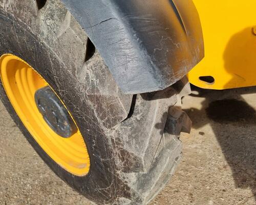 Manipulátor JCB 535-125 a 540-140, SWAY, klimatizace 