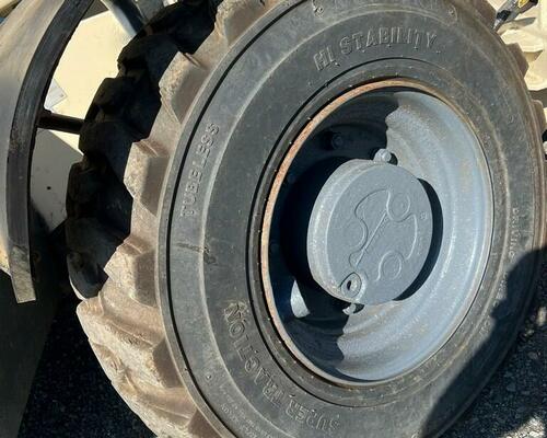 TEREXLIFT TELELIFT 2306 4X4-IDEÁLNÍ DO MENŠÍCH PROSTORŮ