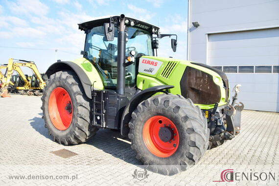 CLAAS AXION 810