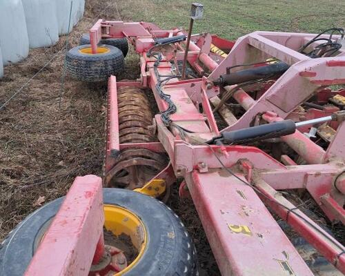 _JINÉ (SE) Vaderstad - Carrier 650