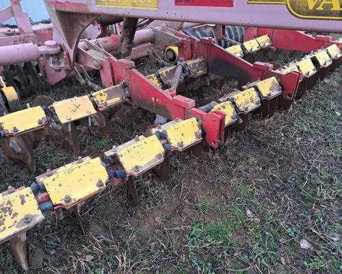 _JINÉ (SE) Vaderstad - Carrier 650