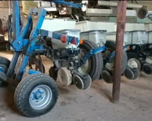 _JINÉ USA) Kinze - 3000