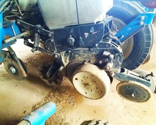 _JINÉ USA) Kinze - 3000