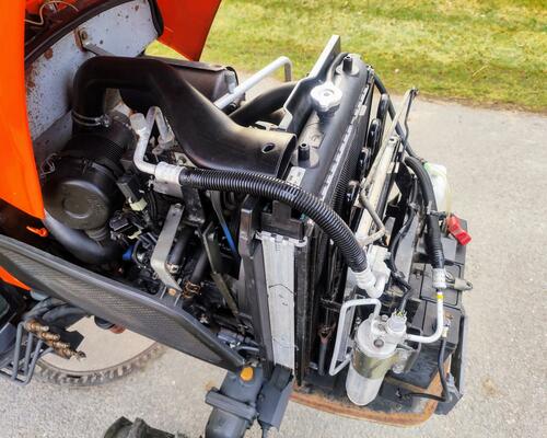 Malotraktor KUBOTA B2650 + nové rozmetadlo/sypač 